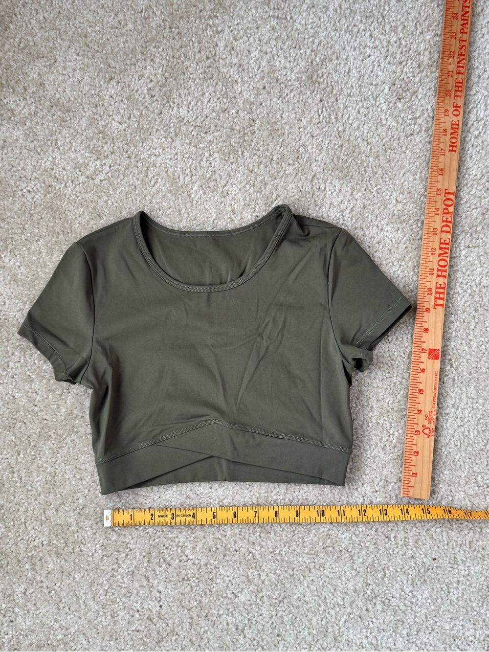 🔹 Halara Cropped Athletic Top Size Small Green - Picture 5 of 5